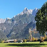 度假居 In Near Slopes